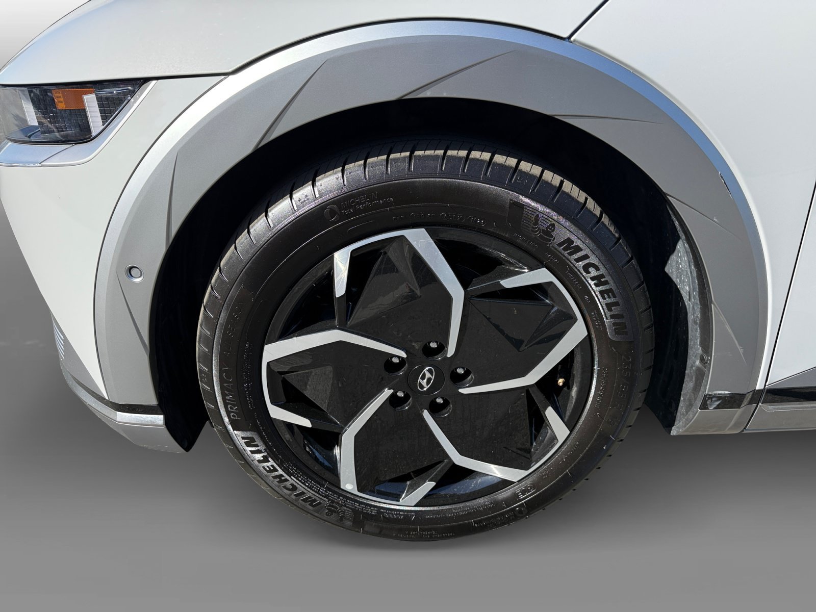 Certified Used 2023 Cyber Gray Hyundai Limited image 9