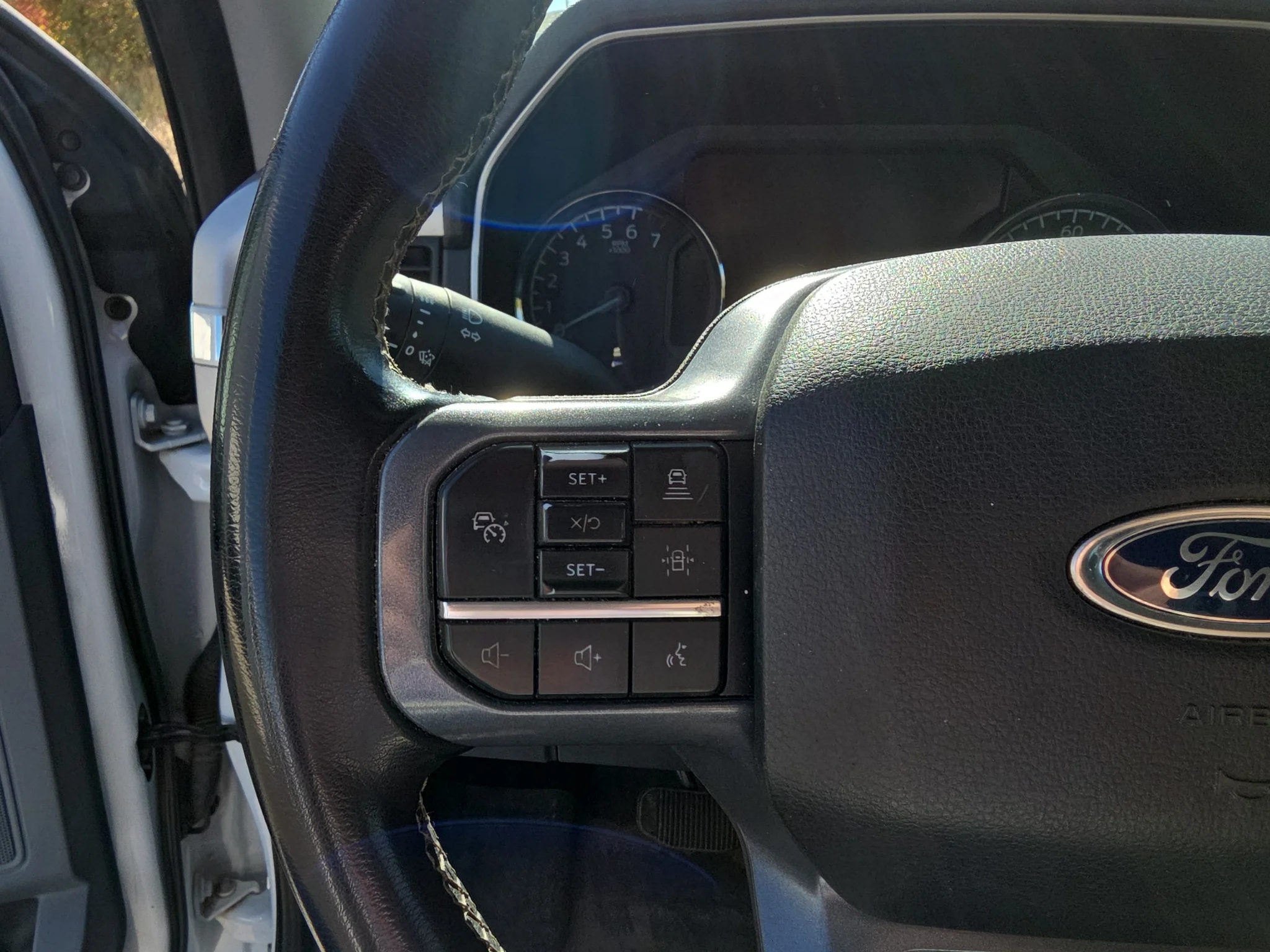 Certified Used 2023 Oxford White Ford XLT image 17