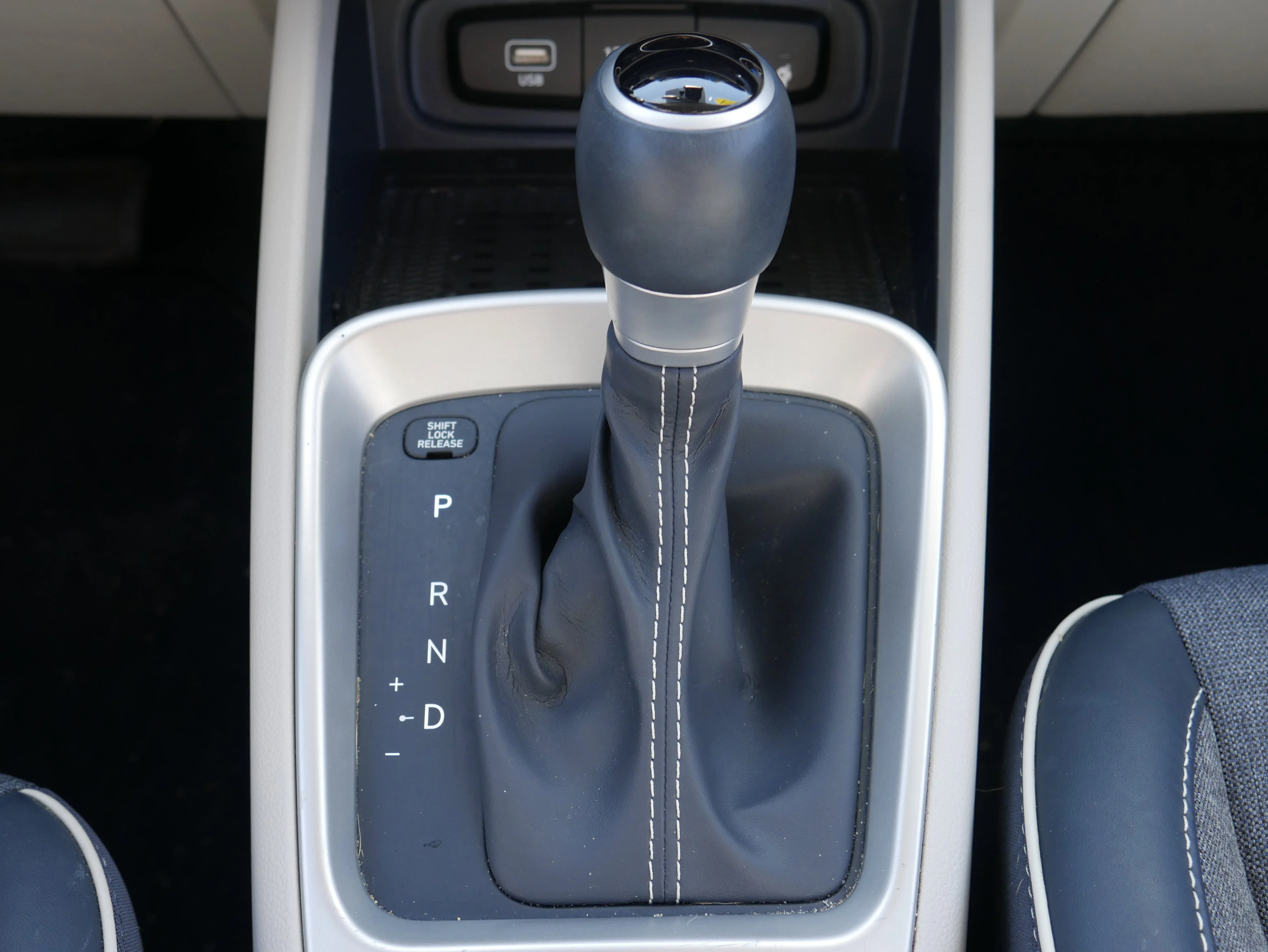 2024 Hyundai Venue Limited - Photo 24