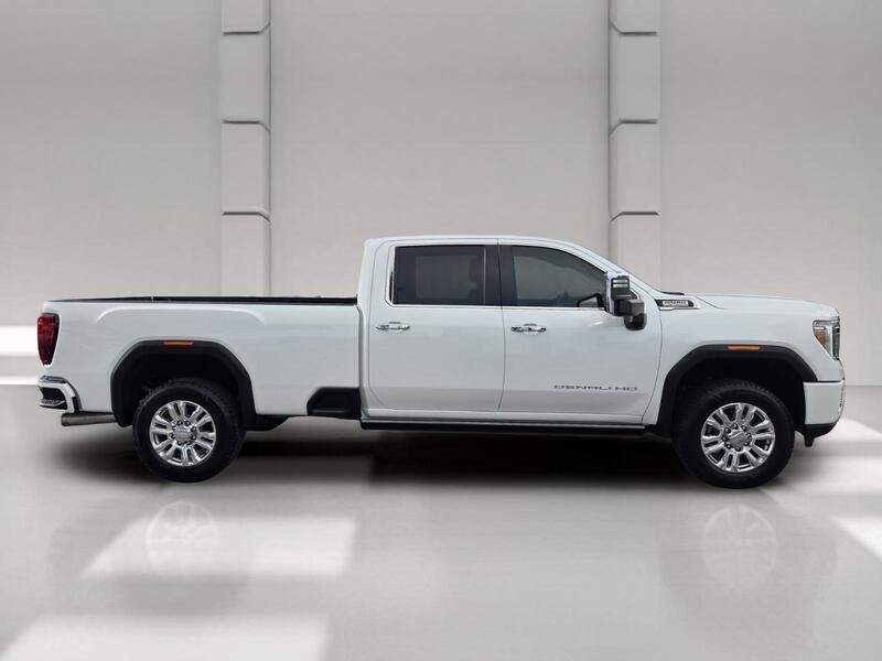 Used 2022 White Frost GMC 4WD CREW CAB 172" DENALI image 6