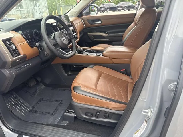 Used 2024 Gray Nissan Platinum image 21