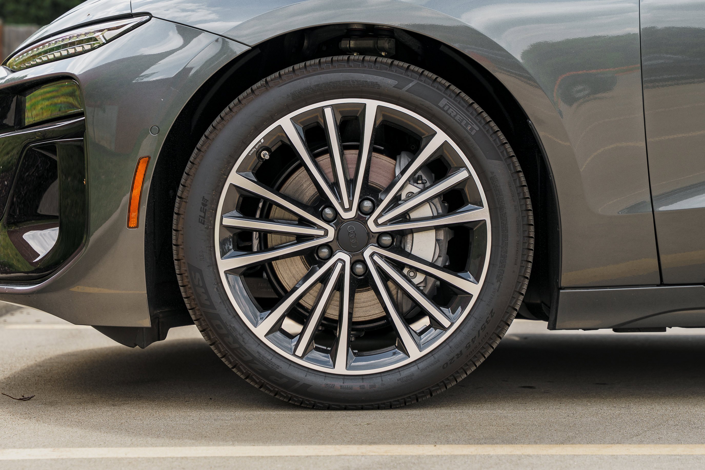 New 2027 Daytona Gray Pearl Effect Audi Premium Plus image 29