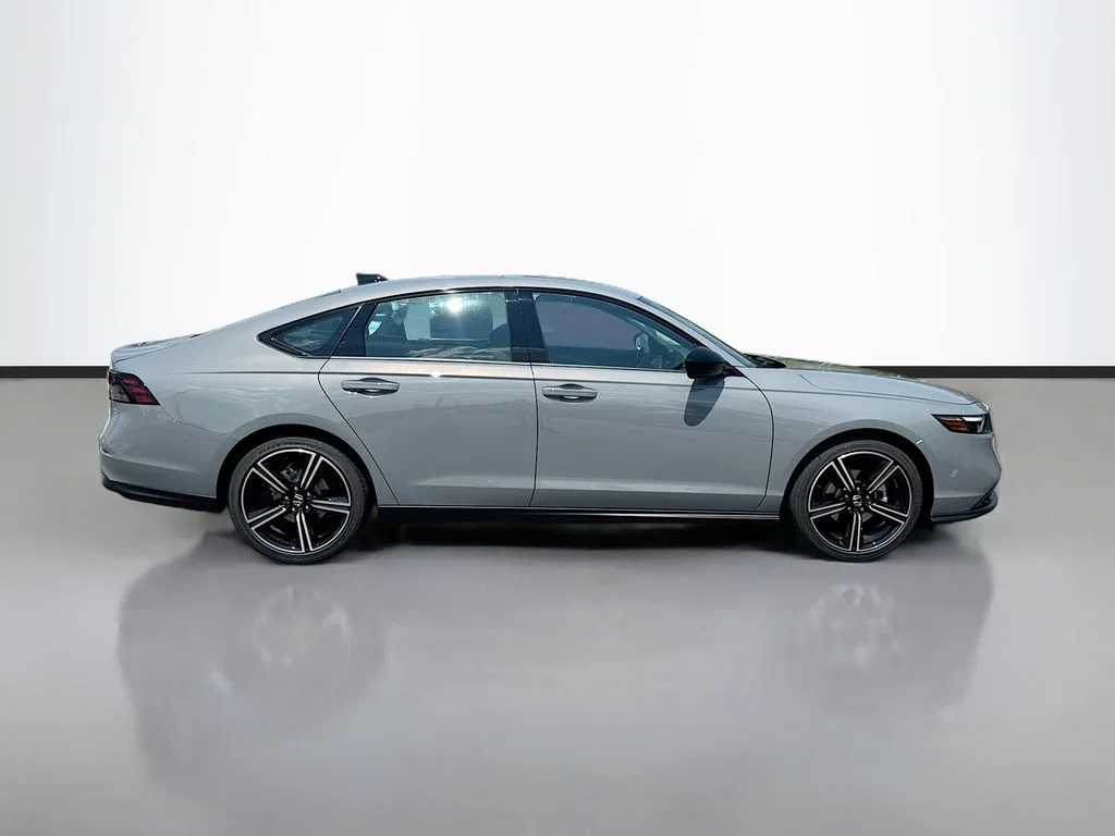 New 2026 Urban Gray Pearl Honda SE image 4