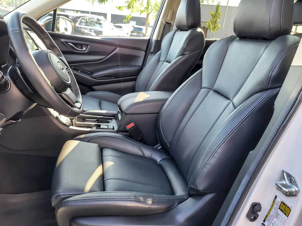 Used 2025 White Subaru Onyx Edition Touring image 8