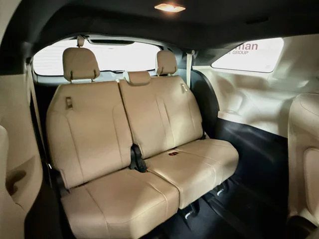 Used 2021 Silver Toyota XLE image 28