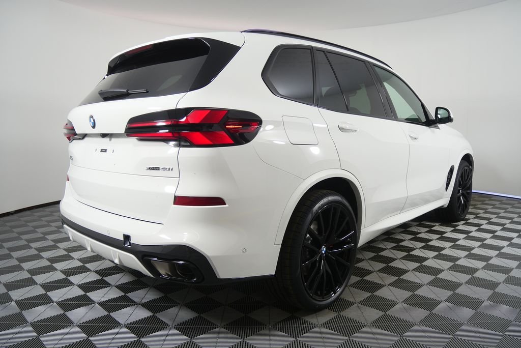 Used 2026 Alpine White BMW xDrive40i image 3