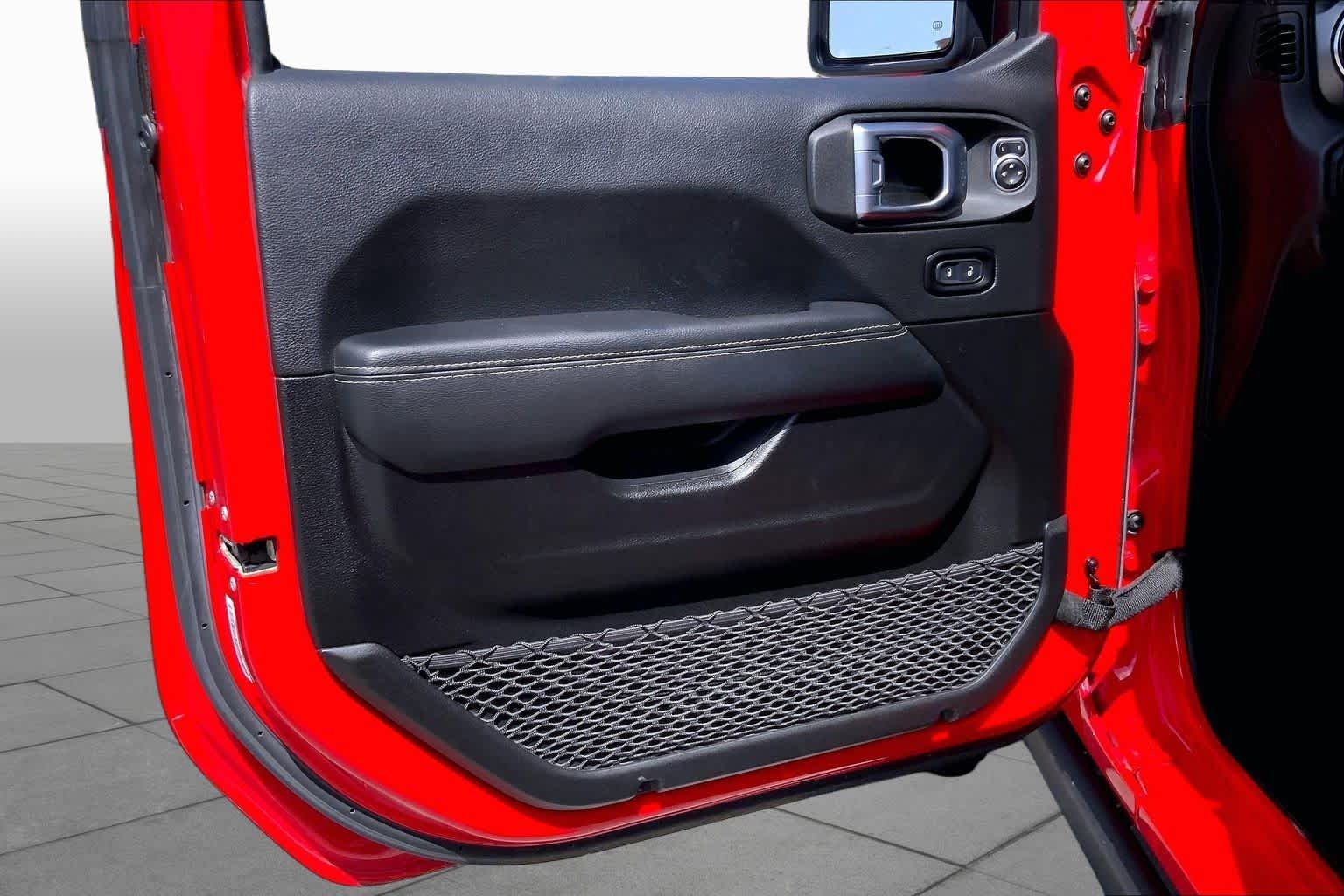 Used 2023 Firecracker Red Clearcoat Jeep Rubicon image 22