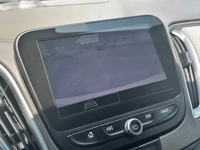 Used 2022 White Chevrolet LS image 12