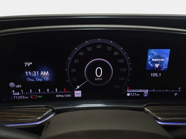 Used 2021 White Cadillac Sport image 19