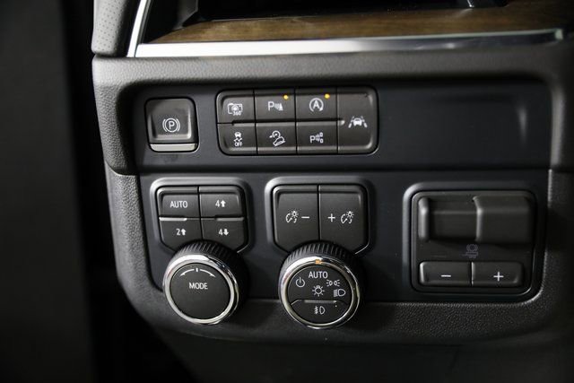 2026 Chevrolet Suburban High Country - Photo 11