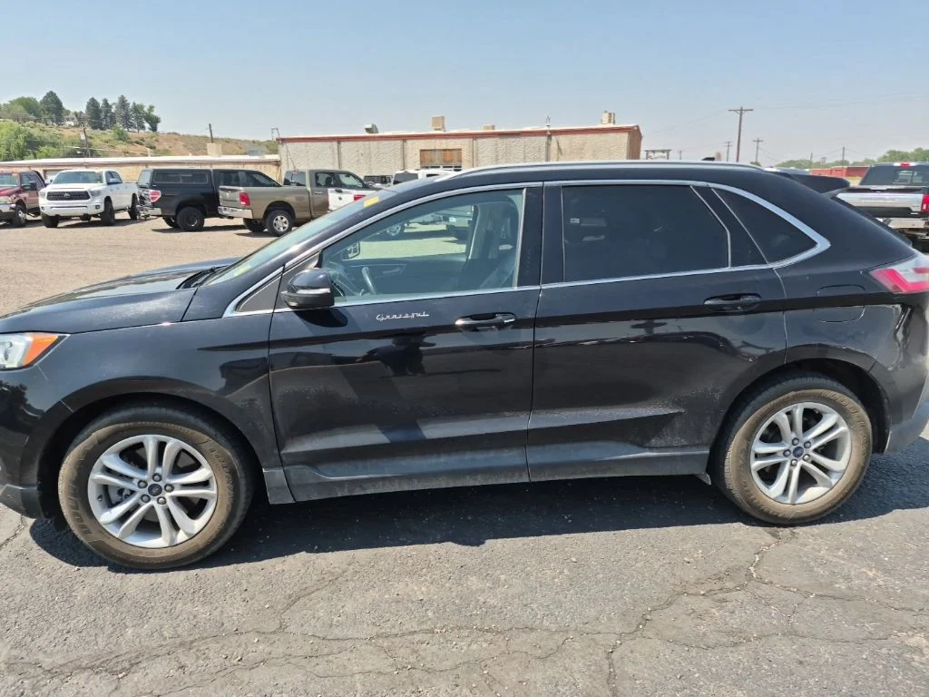 Used 2020 Black Ford SEL image 5