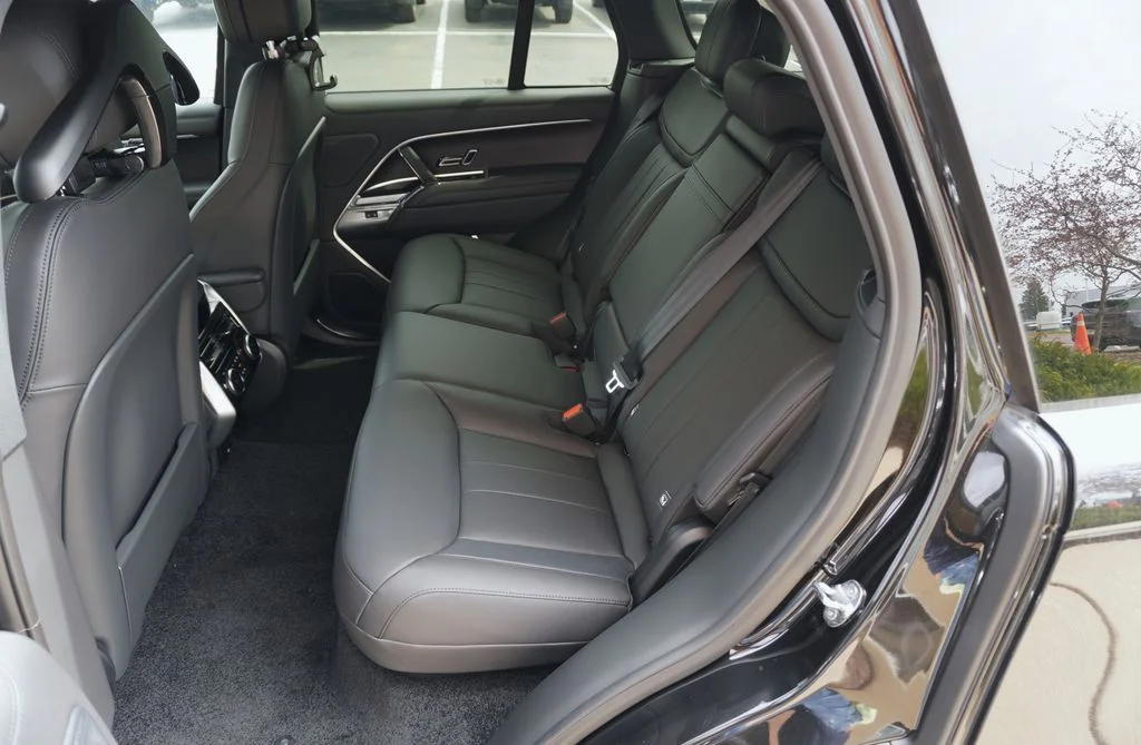 New 2026 Santorini Black Land Rover SE image 31
