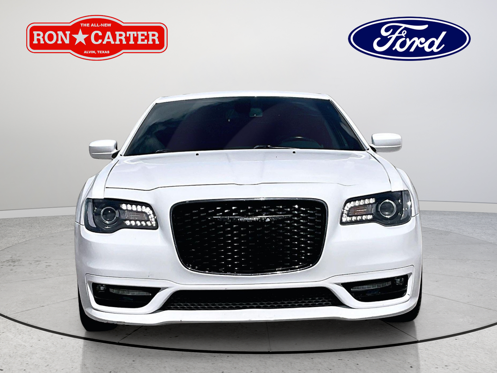 Used 2019 White Chrysler S image 2