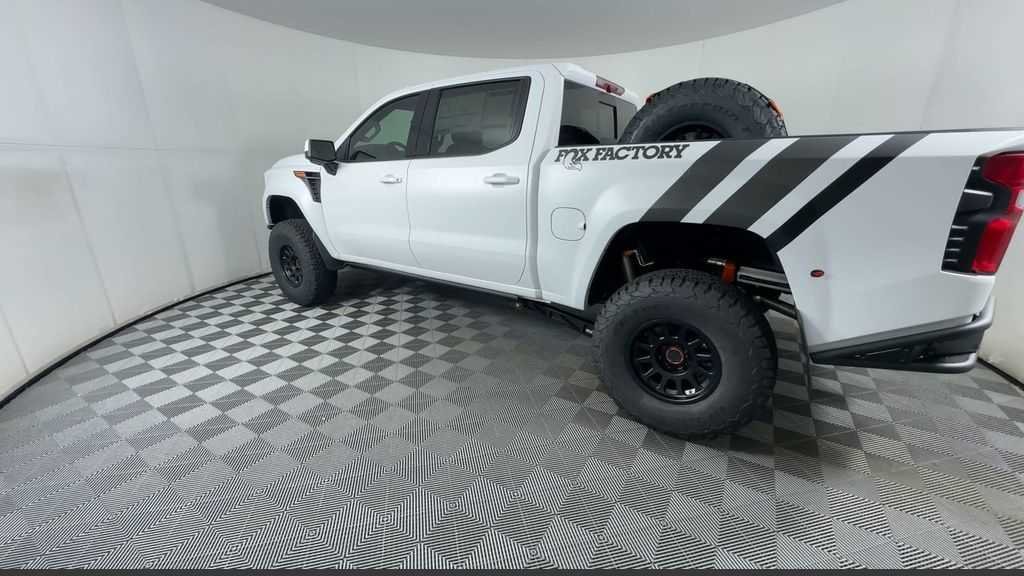 2025 Chevrolet Silverado 1500 LTZ - Photo 17