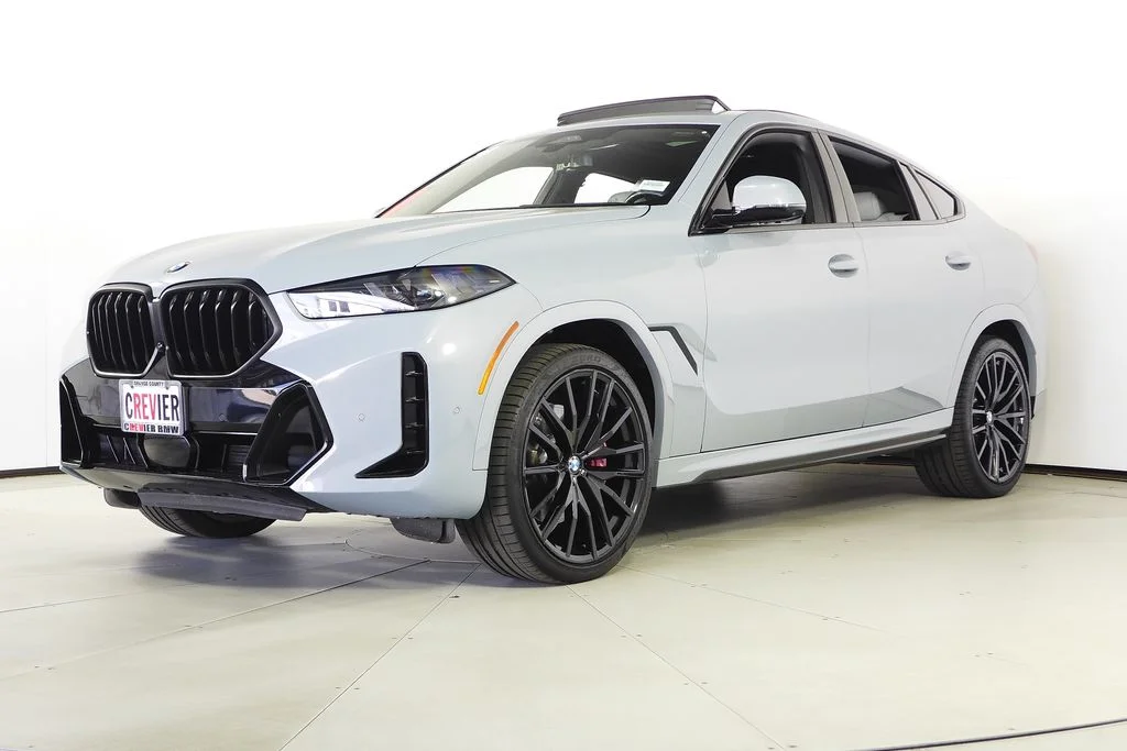 Used 2024 Gray BMW xDrive40i image 2