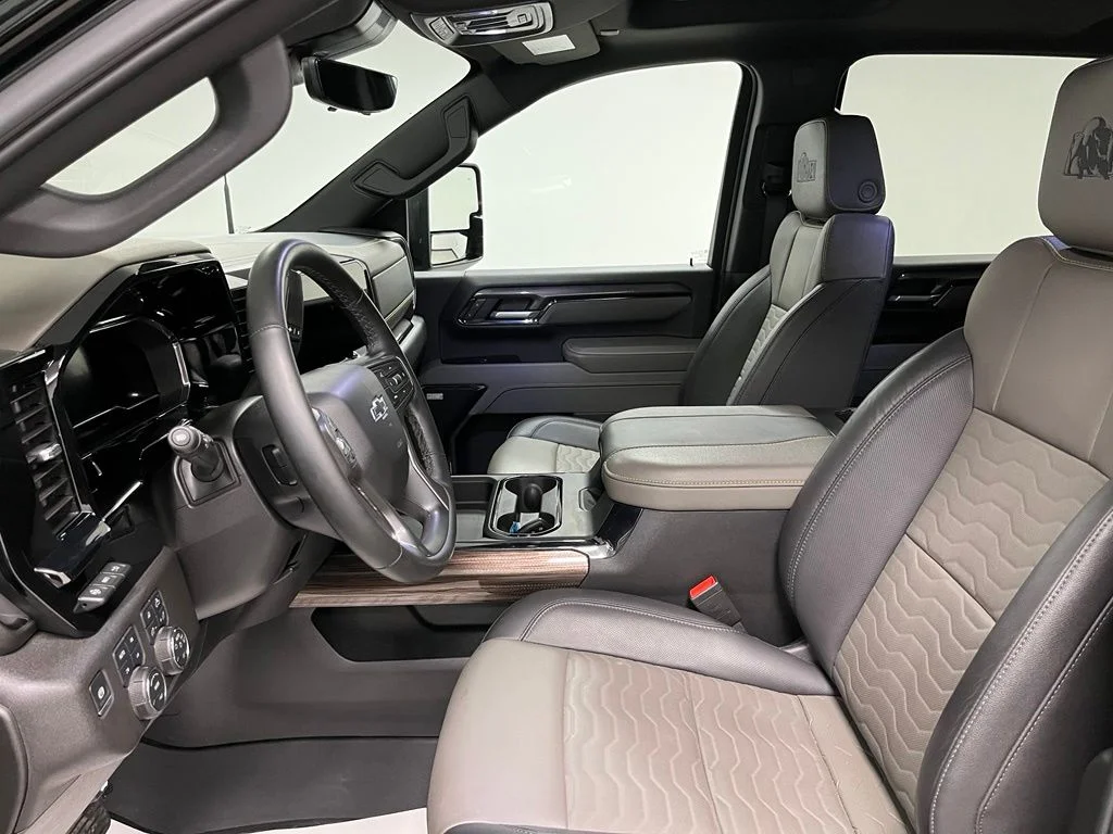 Used 2025 Black Chevrolet ZR2 image 21