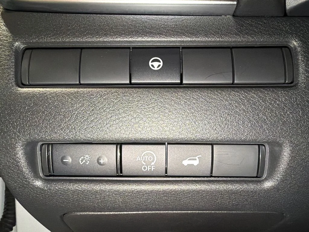 2024 Nissan Rogue SL - Photo 17