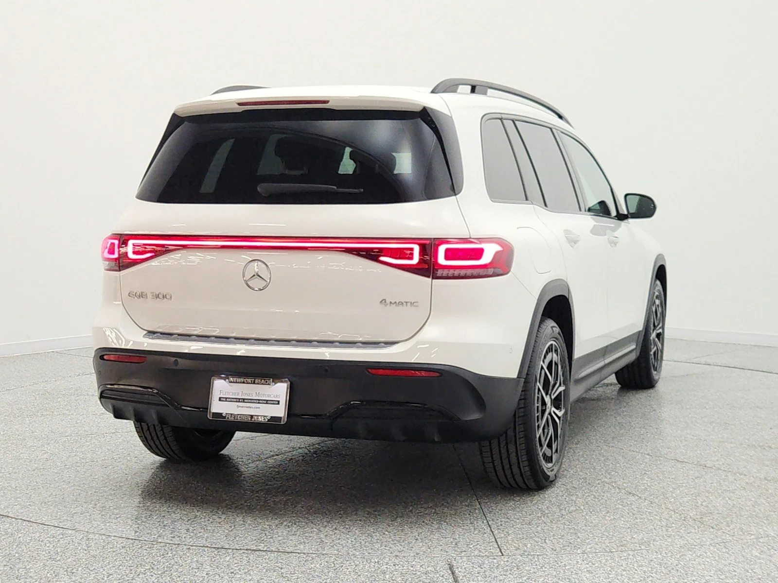 Used 2023 Polar White Mercedes-Benz EQB 300 4MATIC® SUV image 6
