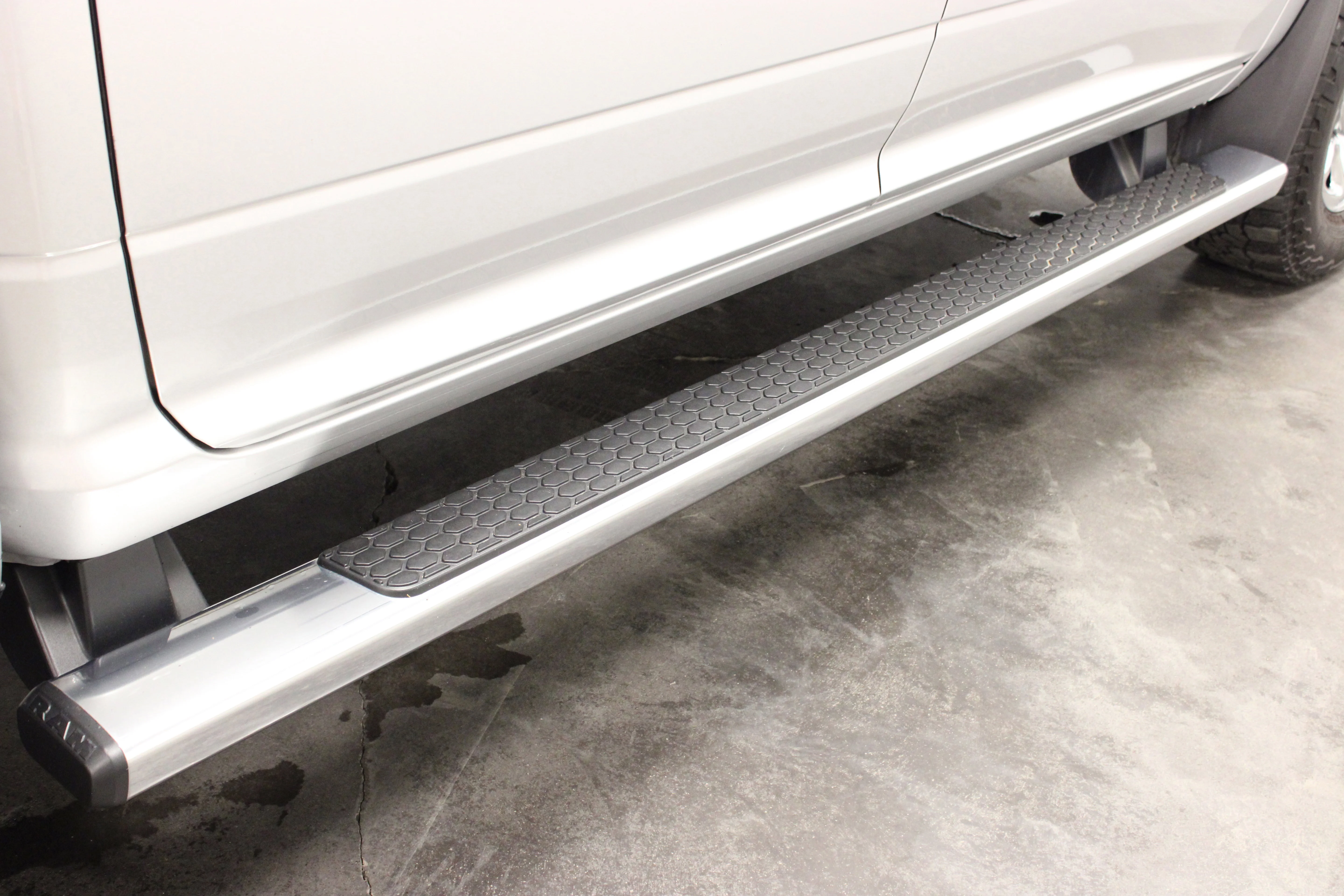 Used 2018 Bright Silver Clearcoat Metallic Ram Tradesman image 10