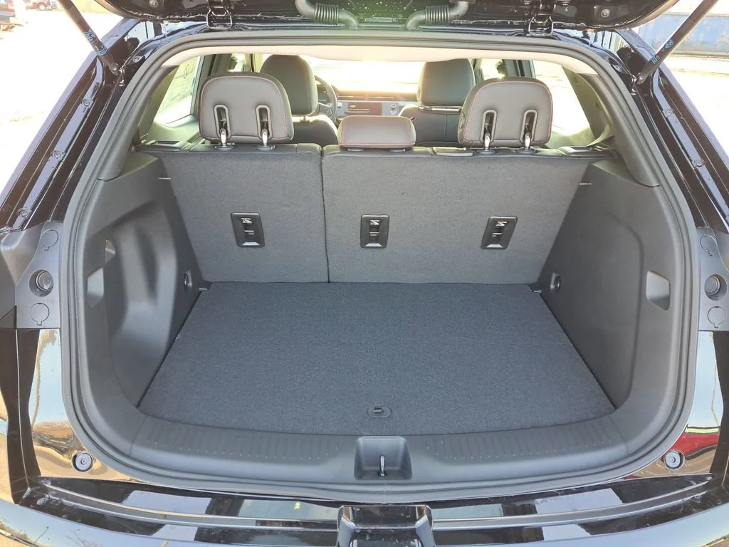 2027 Chevrolet Bolt RS - Photo 24