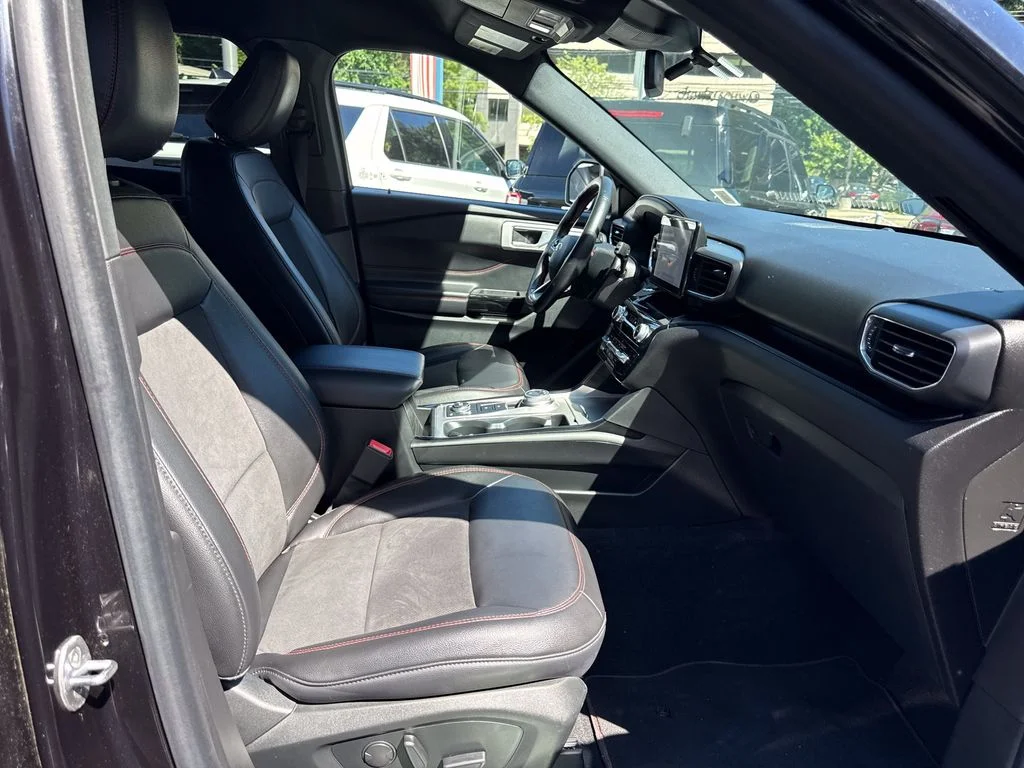 Used 2023 Black Metallic Ford ST-Line image 26
