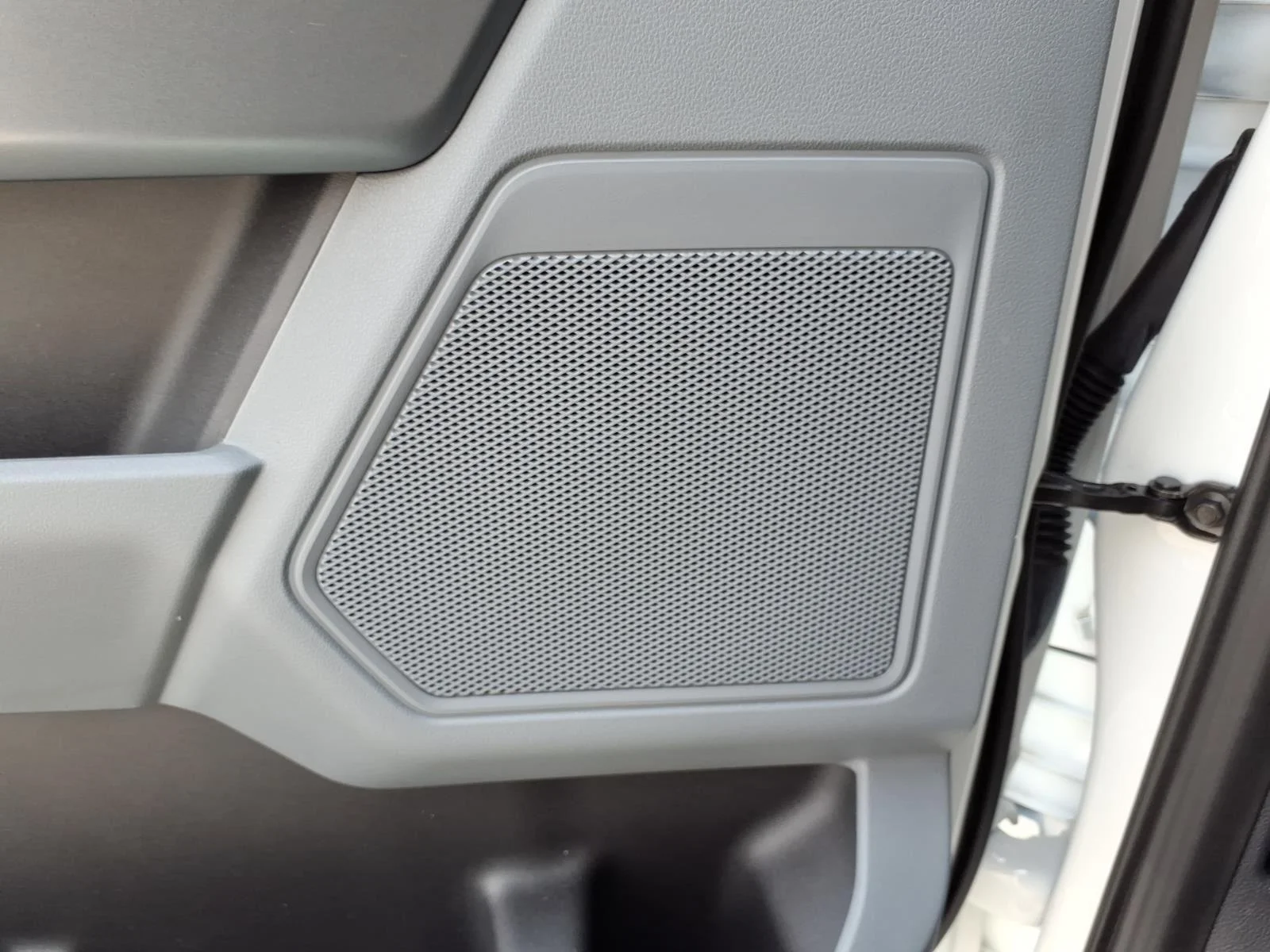 Used 2022 Oxford White Ford XLT image 5