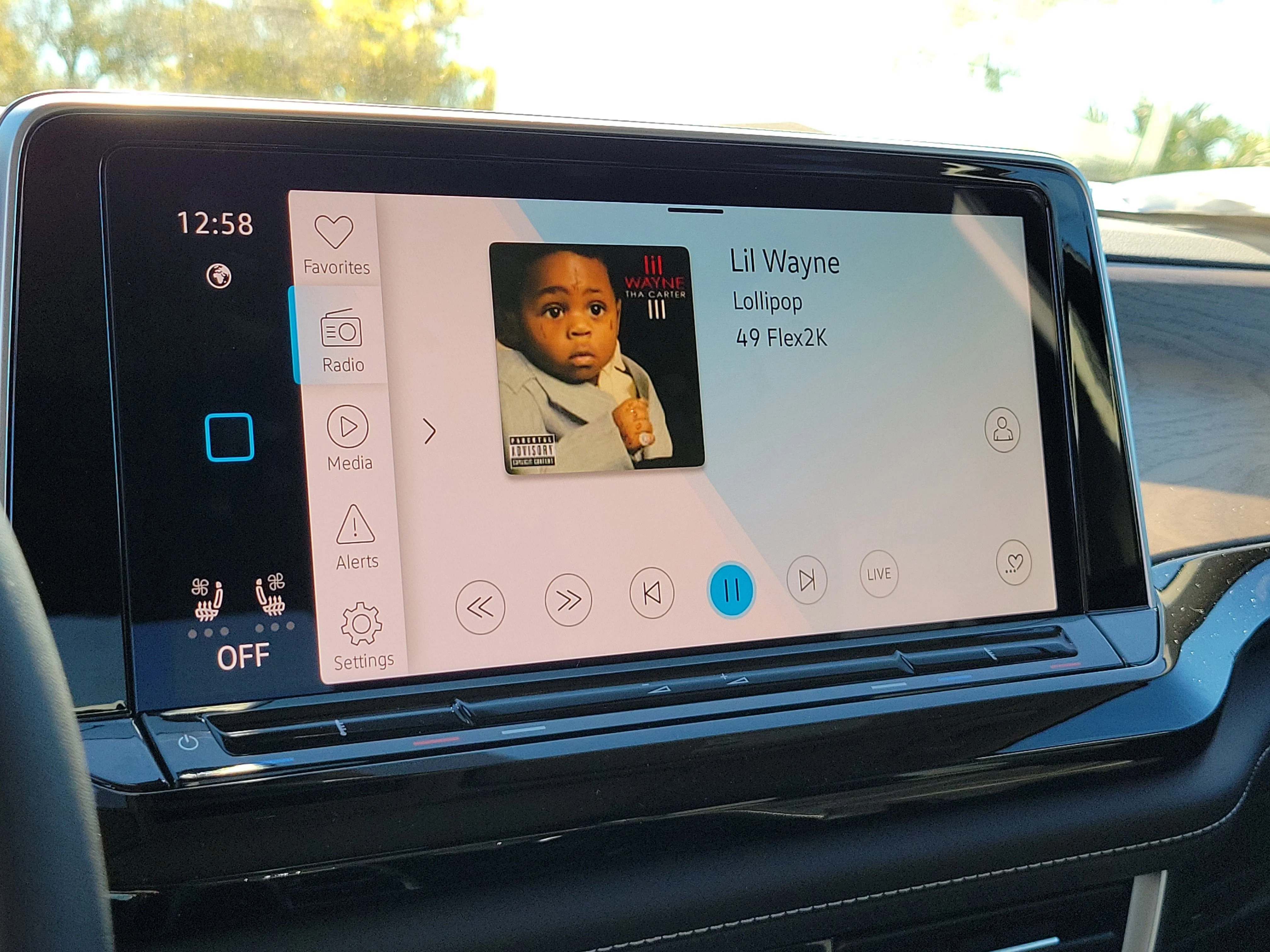 New 2026 Black Volkswagen SE w/Technology image 28