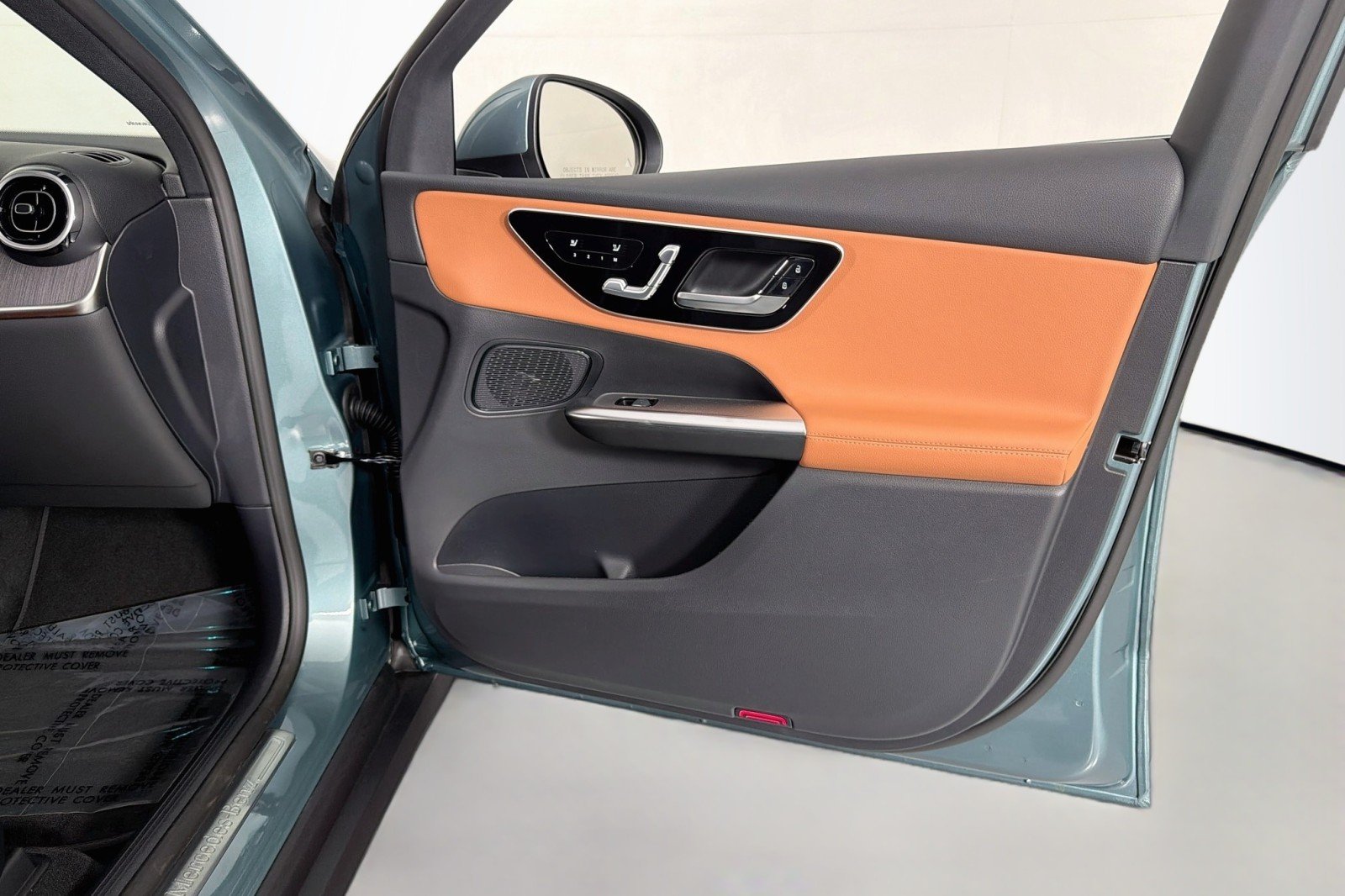 New 2026 Verde Silver Metallic Mercedes-Benz GLC 300 SUV image 22