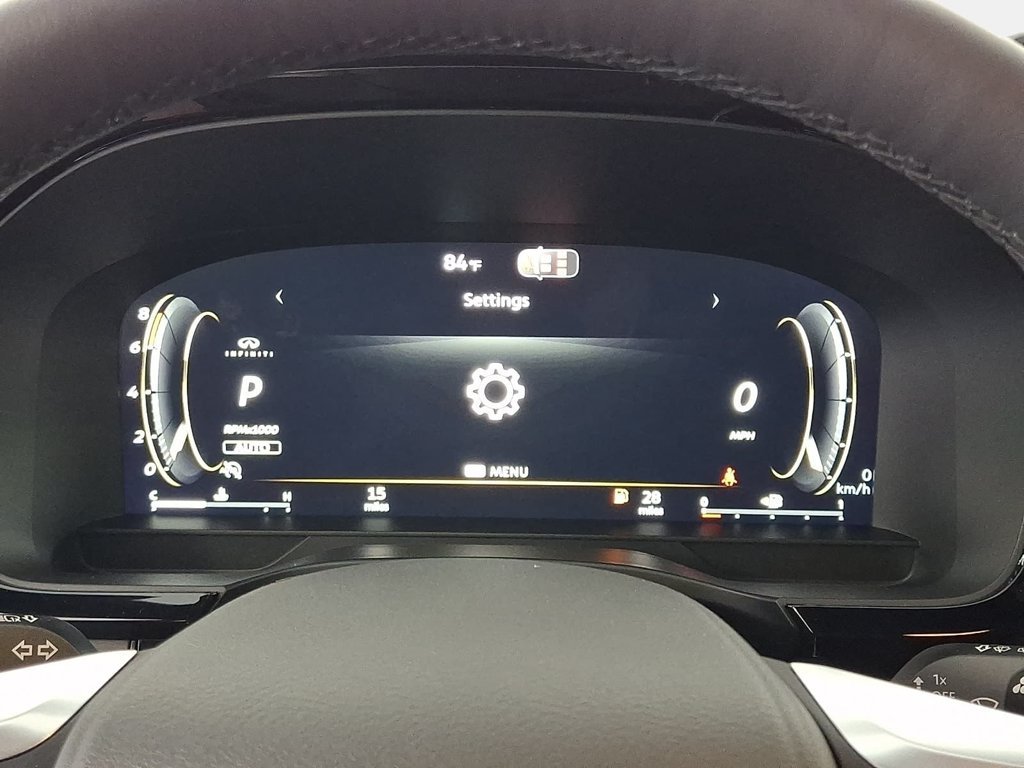 Used 2027 Radiant White INFINITI LUXE image 19