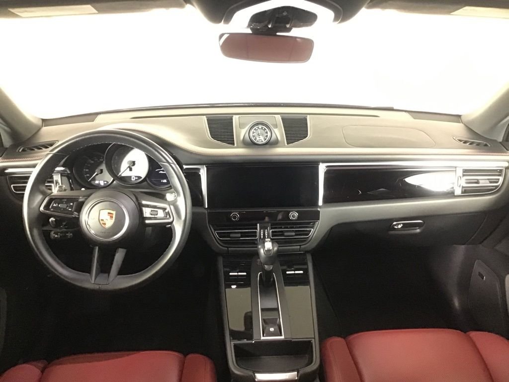 2024 Porsche Macan S - Photo 23