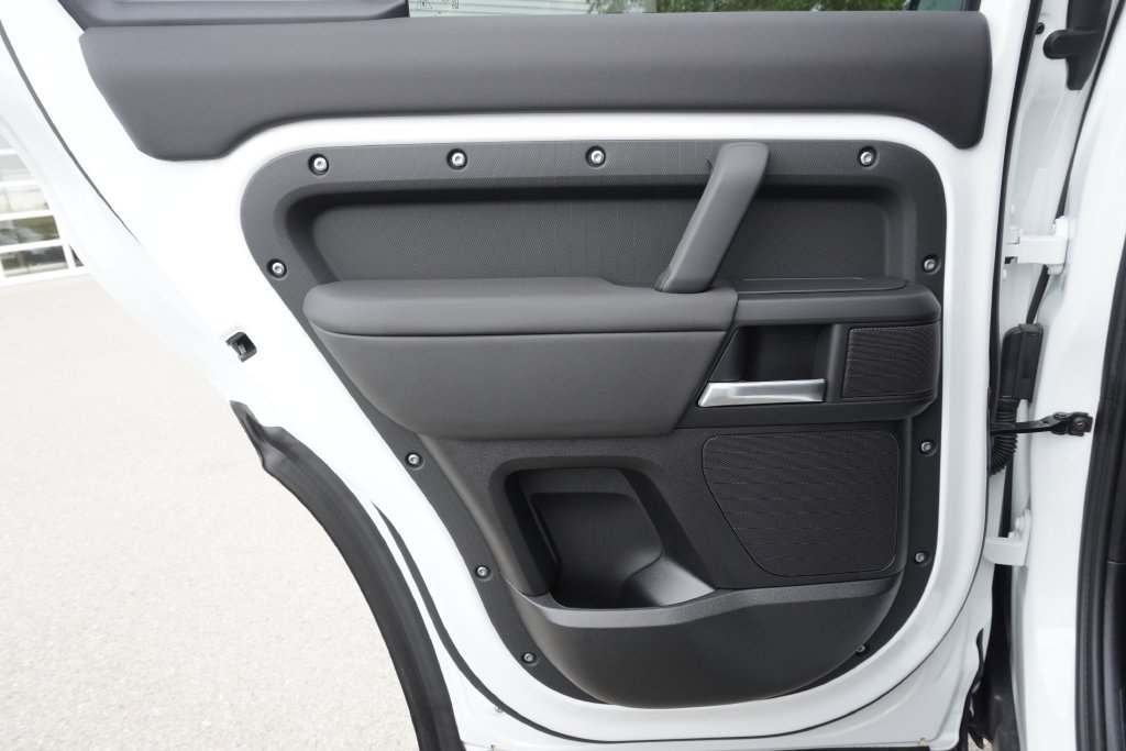 New 2026 Fuji White Land Rover S image 28