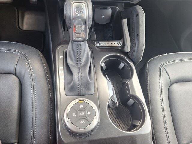 New 2026 Velocity Blue Metallic Ford Badlands® image 18
