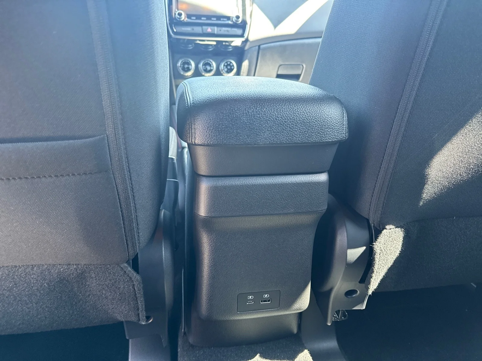 Used 2025 White Diamond Mitsubishi Trail Edition image 28