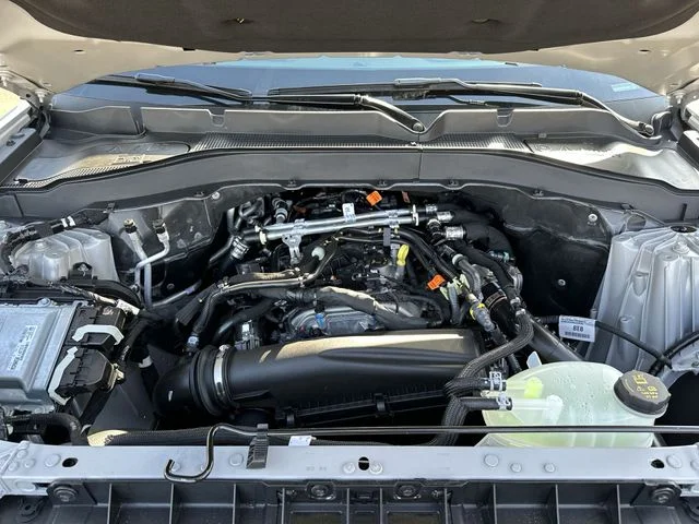 New 2026 Space White Metallic Ford Active image 47