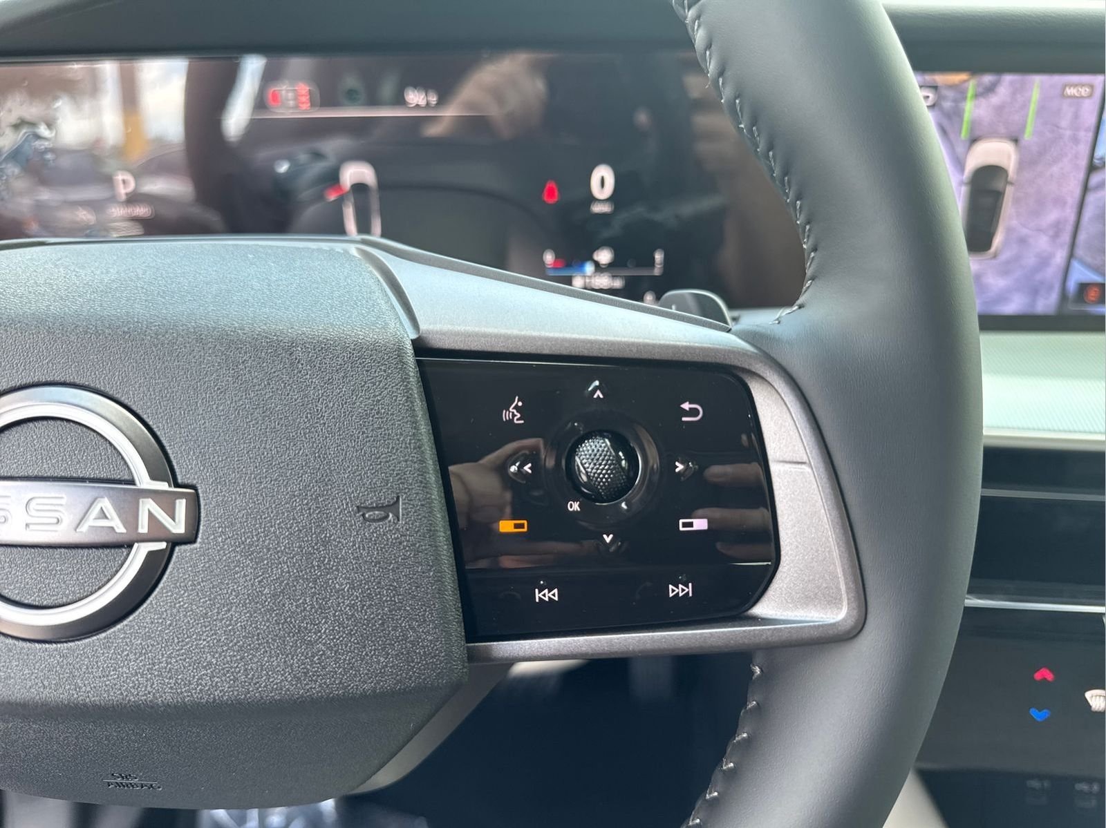 New 2026 Black Nissan Platinum image 24