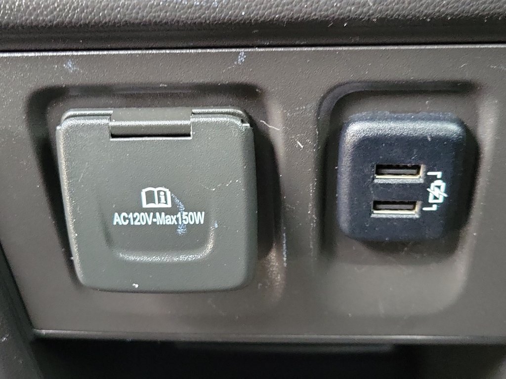 Used 2018 GRAPHITE METALLIC Chevrolet Premier image 17