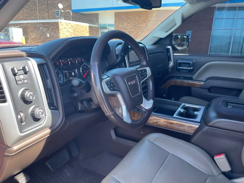 Used 2018 Red GMC SLT image 21