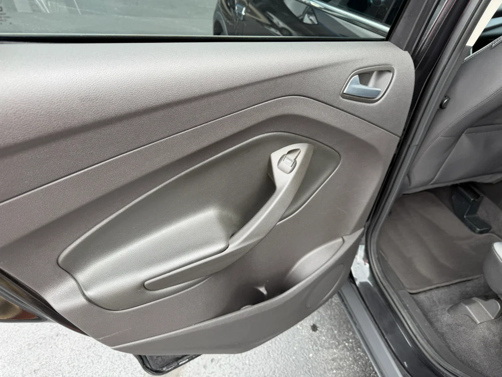 Used 2015 White Ford SE image 6