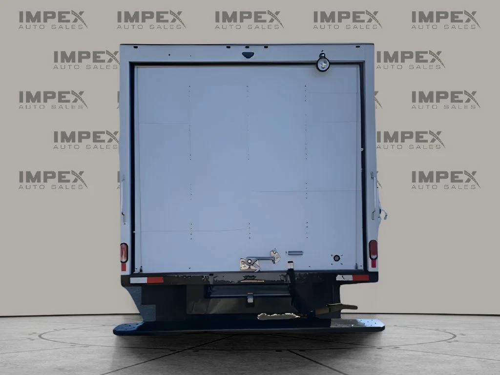 Used 2024 White Chevrolet Thermo King 16 Foot Reefer Box Truck image 7