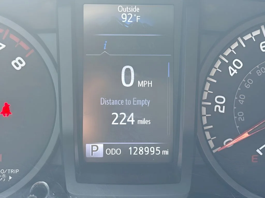 Used 2022 White Toyota SR image 17