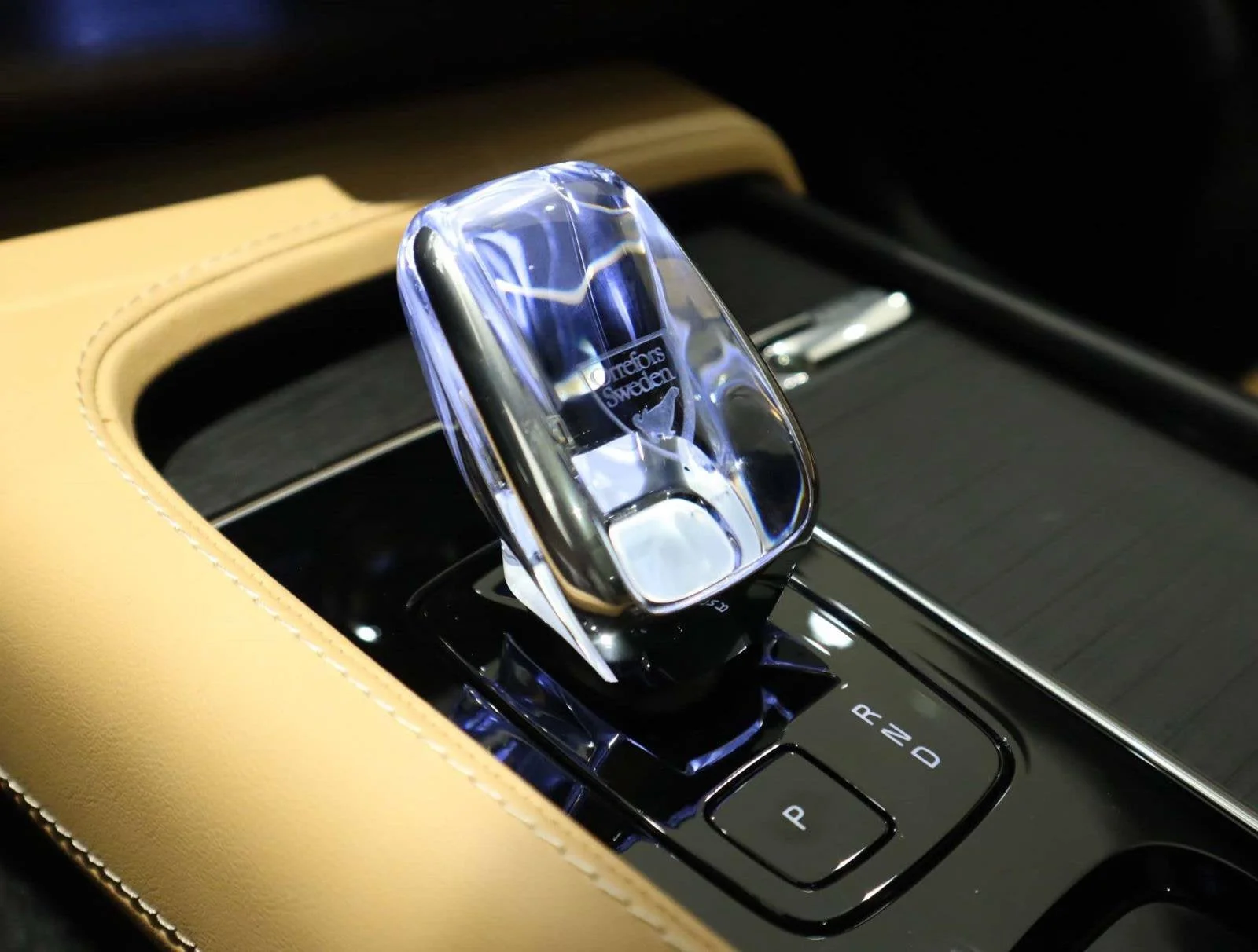 Used 2024 Silver Volvo Ultimate Bright Theme image 38