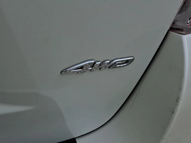 Used 2013 White Toyota SE image 31