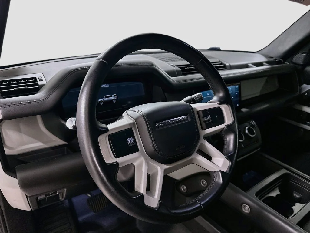 Used 2022  Land Rover XS Edition image 5