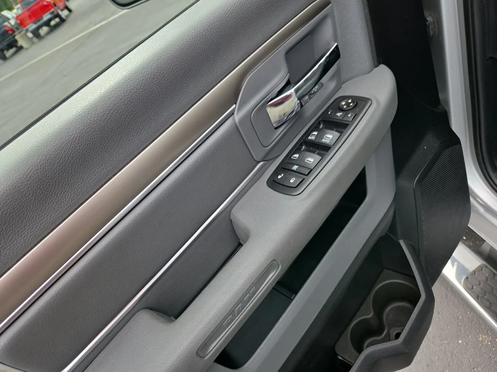 Used 2016 Silver Ram Big Horn image 28