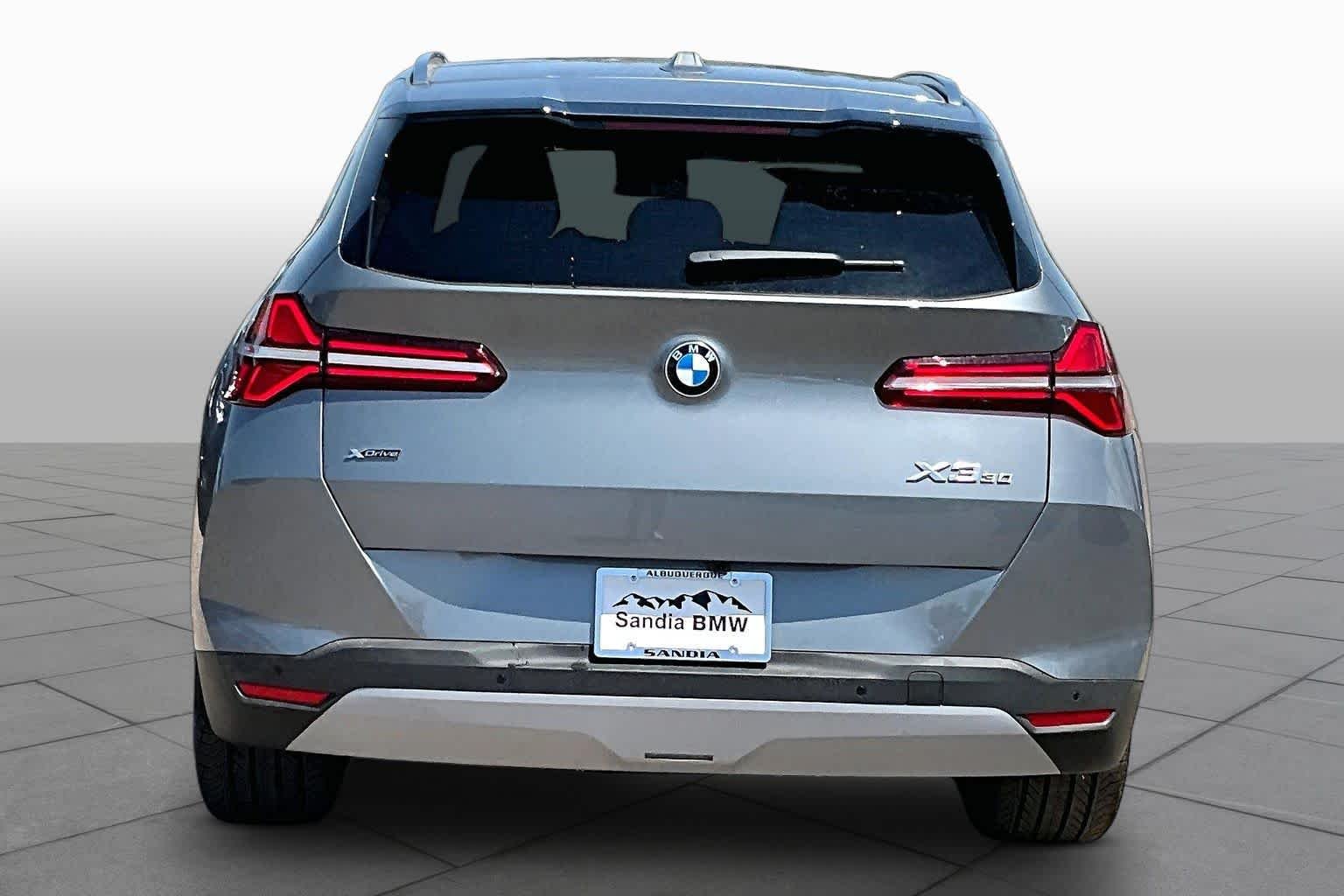New 2026 Skyscraper Grey Metallic BMW 30 xDrive image 4