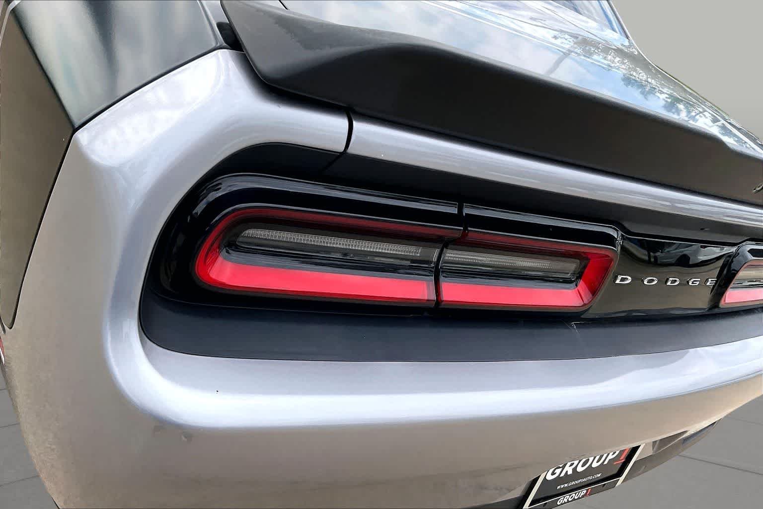 Used 2016 Billet Clear Coat Dodge SXT Plus image 27