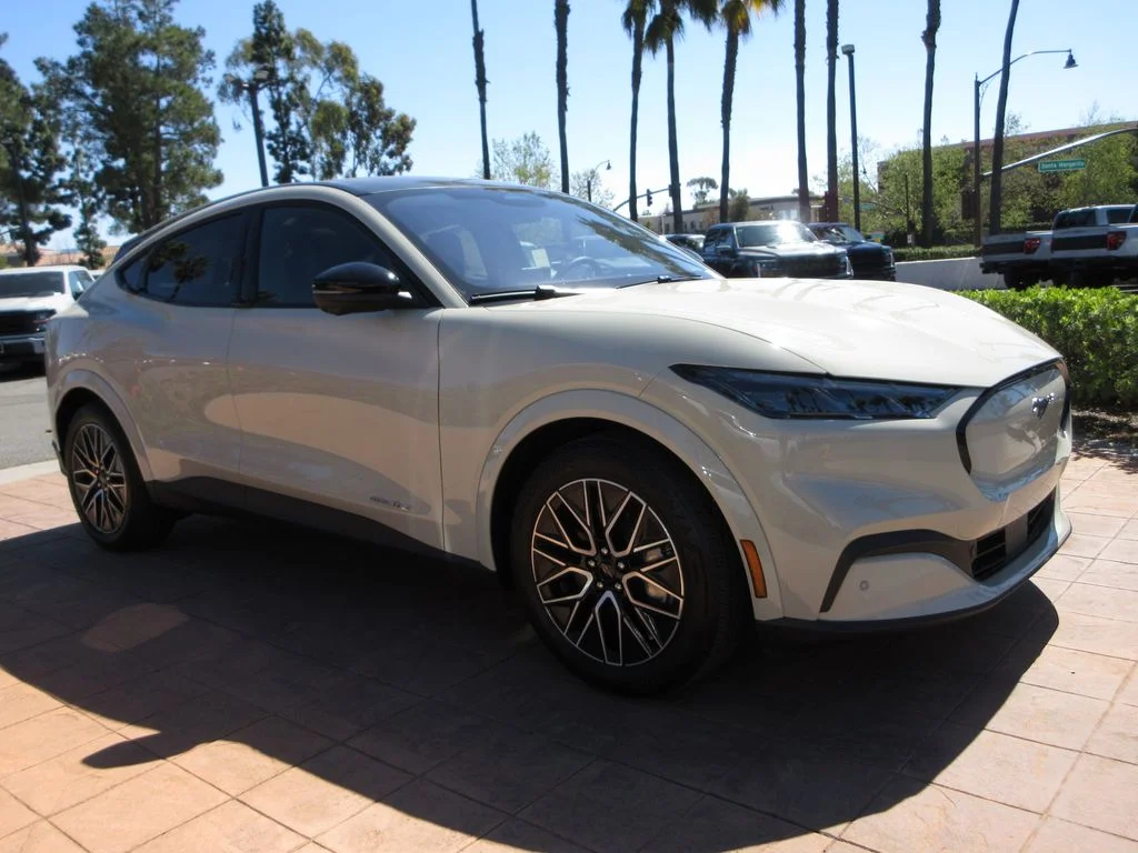 New 2026 Desert Sand Ford Premium image 6