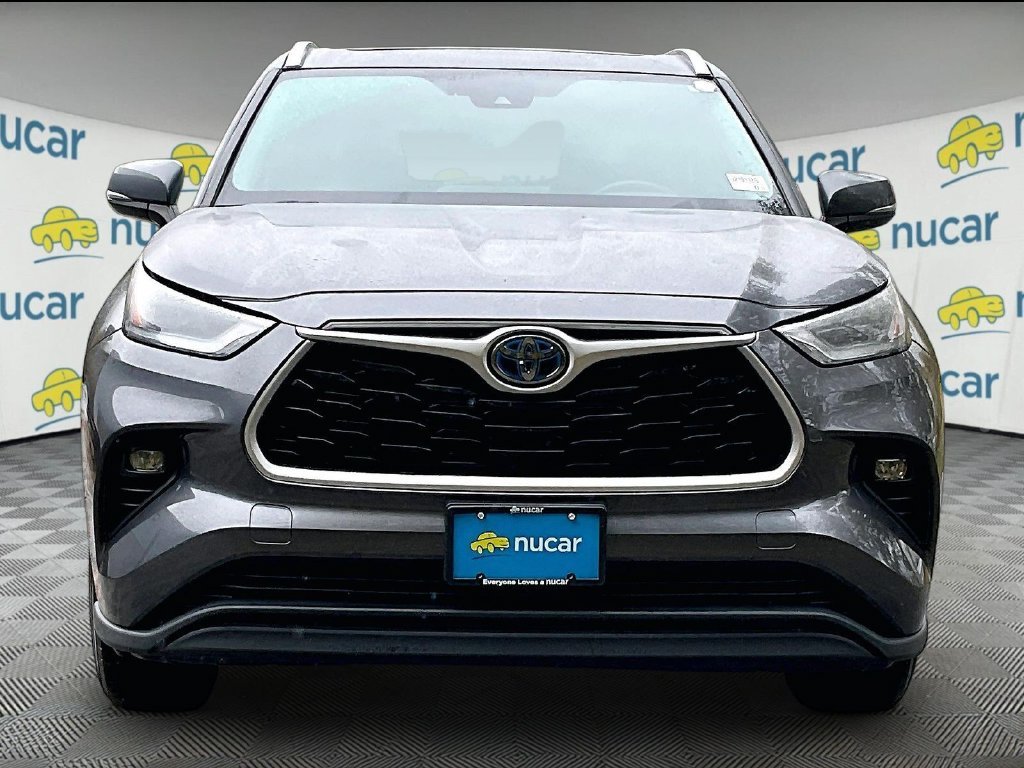 Used 2021 Magnetic Gray Metallic Toyota XLE image 2