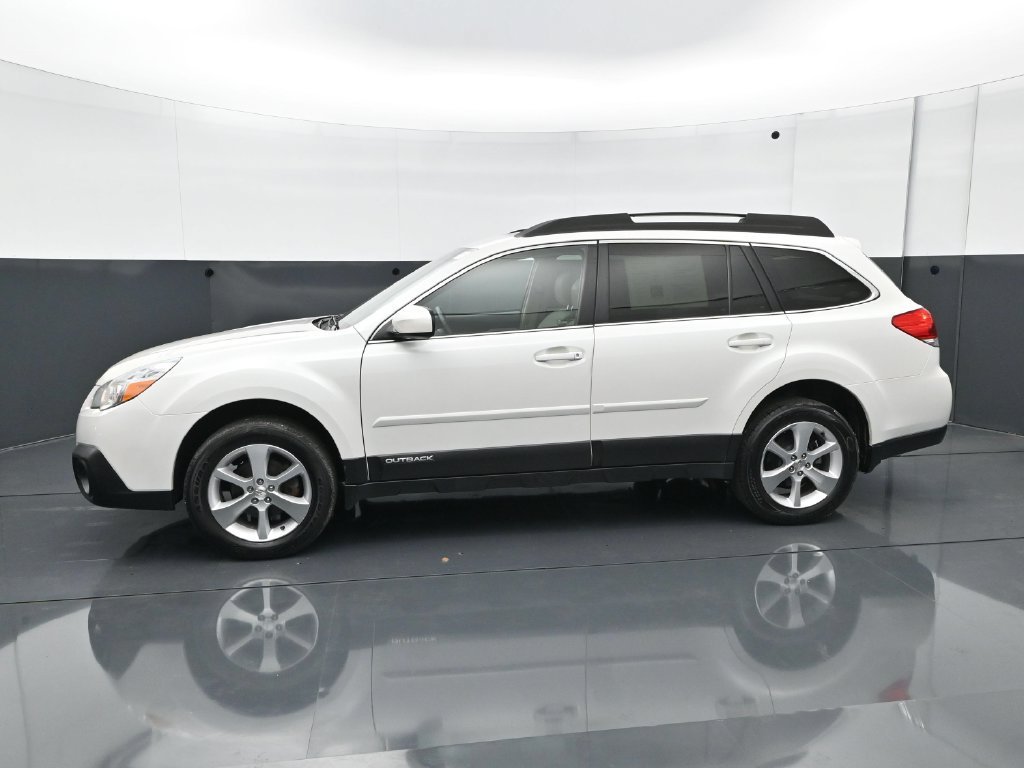 Used 2013 Satin White Pearl Subaru 2.5i image 3