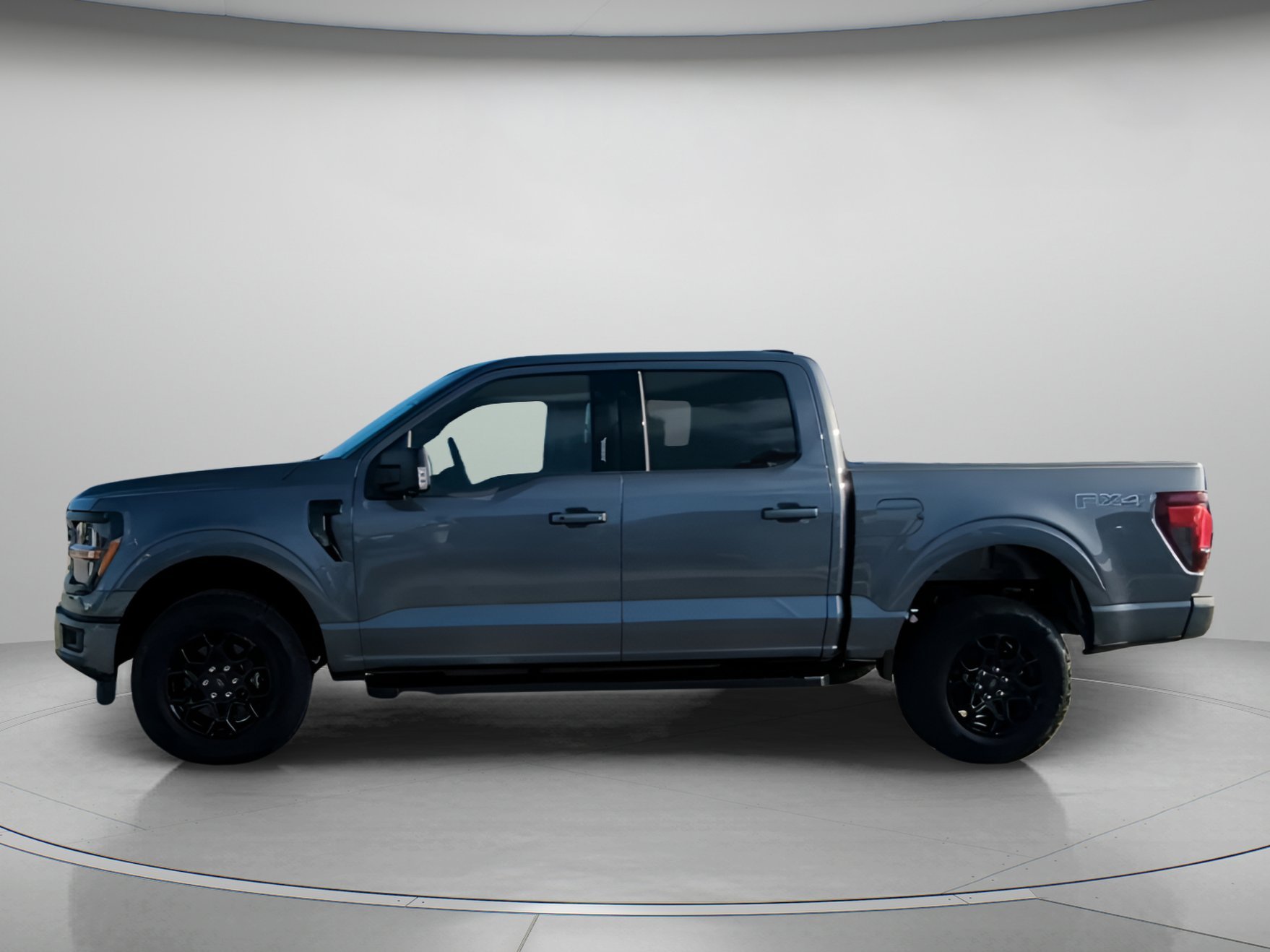 New 2026 Carbonized Gray Metallic Ford XLT image 13